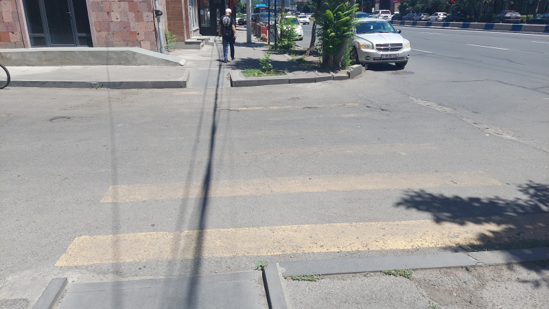 Կիսաջնջված հետիոտնային անցում